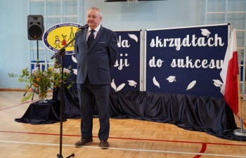 Wręczenie dyplomów w Szkole Podstawowej nr 2