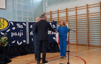 Wręczenie dyplomów w Szkole Podstawowej nr 2