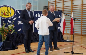 Wręczenie dyplomów w Szkole Podstawowej nr 2