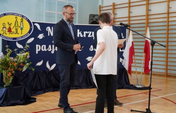 Wręczenie dyplomów w Szkole Podstawowej nr 2