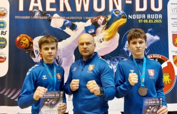 Bartosz Rzewuski i Piotr Olejniczak - brązowe medale w walkach juniorów do 60 kg. Fot.: RSCT.
