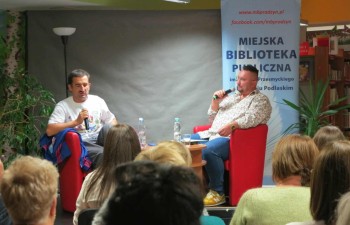 F.: Biblioteka Miejska
