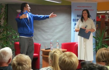 F.: Biblioteka Miejska
